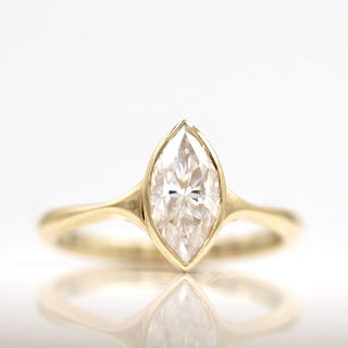 Bague de fiançailles solitaire en moissanite taille marquise de 1,0 ct