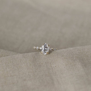 1.70CT Oval Solitaire Moissanite Diamond Engagement Ring - ELITE CARAT