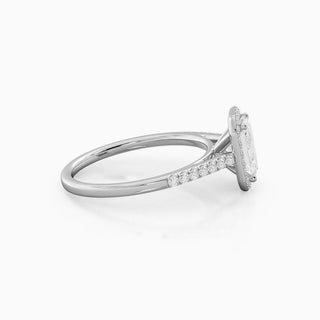 Bague de fiançailles en moissanite avec halo de diamants taille émeraude de 4,0 ct 