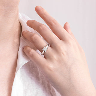 Anillo de compromiso solitario con diamante de moissanita de talla princesa de 1,0 ct 