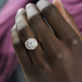 Bague de fiançailles unique en forme de grappe de diamants en moissanite à taille ovale de 1,15 ct 