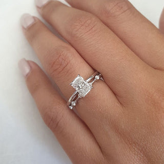 Anillo de compromiso de cuatro puntas con diamante moissanita solitario radiante de 1,0 ct