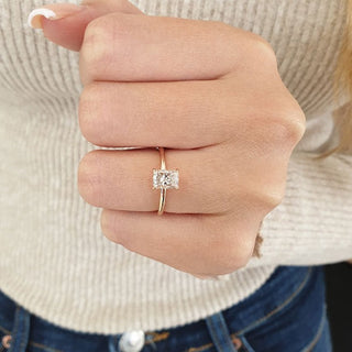 Anillo de compromiso solitario con diamante de moissanita y halo oculto radiante de 1,01 ct