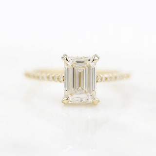 Bague de fiançailles avec halo caché en moissanite en forme d'émeraude de 1,55 ct