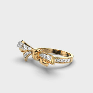 Anillo exclusivo de moissanita con diamantes y lazo para mujer