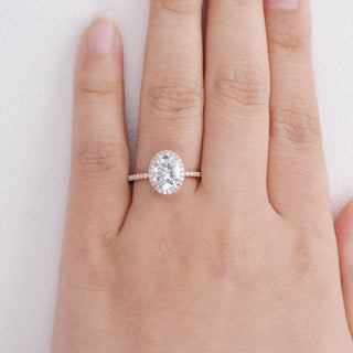 Bague de fiançailles halo en moissanite de forme ovale de 1,91 ct