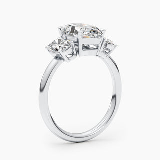 Bague de fiançailles avec diamant taille ovale de 2,61 ct serti de 3 pierres et d'une clarté G-VS