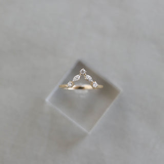 Alliance de mariage en moissanite marquise et ronde incurvée de 0,19 TCW