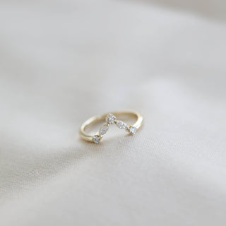 Alliance de mariage en moissanite marquise et ronde incurvée de 0,19 TCW