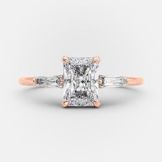 Bague de fiançailles en moissanite à trois pierres de style émeraude de 2,3 ct