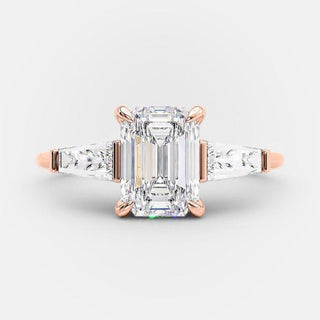 Bague de fiançailles à trois pierres en moissanite taille émeraude de 2,23 ct