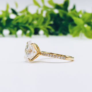 Bague de fiançailles en moissanite à taille ovale et sertissage pavé de 1,91 ct