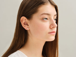 Boucles d'oreilles minimalistes en diamant et moissanite à taille ovale pour femmes 