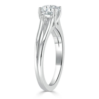 Bague de fiançailles en moissanite solitaire taille coussin de 1,0 ct avec monture fendue