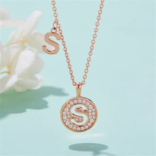 Collar de diamantes de moissanita con letra "S" para mujer