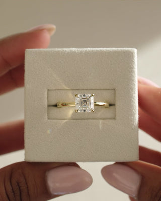 Anillo de compromiso con diamante solitario de moissanita de talla Asscher de 1,0 CT-2,0 CT