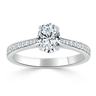 Bague de fiançailles solitaire en moissanite à taille ovale de 0,94 ct avec sertissage pavé