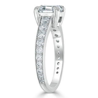 Bague de fiançailles solitaire en moissanite en forme de coussin de 1,5 ct