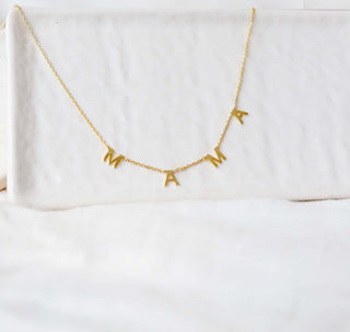 Collier en or avec lettre « Mama » pour femme