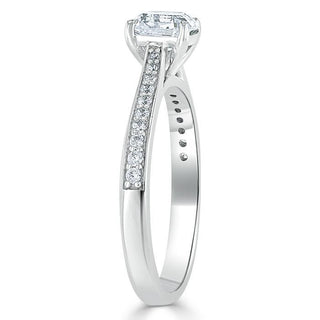 Bague de fiançailles solitaire en moissanite taille Asscher de 1,0 ct avec monture pavée Chanel