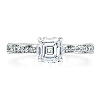 Anillo de compromiso solitario de moissanita de talla Asscher de 1,0 quilates con engaste pavé de Chanel