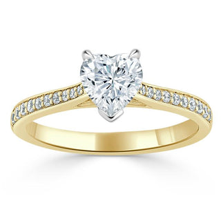 Bague de fiançailles en moissanite pavée solitaire à coupe en cœur de 1,0 ct