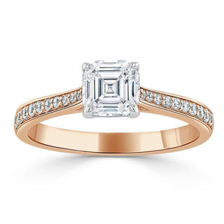 Anillo de compromiso solitario de moissanita de talla Asscher de 1,0 quilates con engaste pavé de Chanel