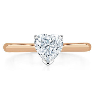 Bague de fiançailles solitaire en moissanite à taille cœur de 1,0 ct