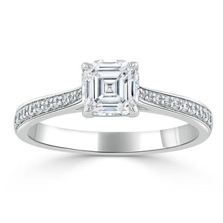 Bague de fiançailles solitaire en moissanite taille Asscher de 1,0 ct avec monture pavée Chanel