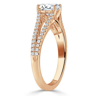 Bague de fiançailles en moissanite à tige fendue et solitaire à taille ovale de 0,75 ct