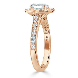 Bague de fiançailles en moissanite à taille ovale et pavée de halo de 1,0 ct