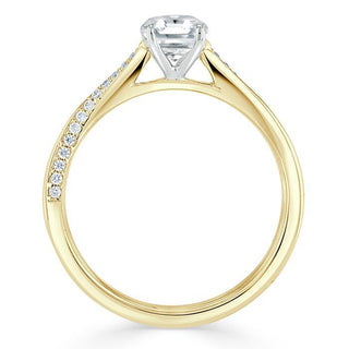 Anillo de compromiso de moissanita con solitario de talla Asscher de 0,75 quilates