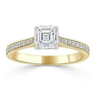 Anillo de compromiso solitario de moissanita de talla Asscher de 1,0 quilates con engaste pavé de Chanel