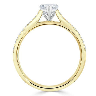 Bague de fiançailles en moissanite pavée solitaire à coupe en cœur de 1,0 ct