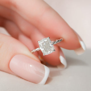 Bague de fiançailles avec halo caché en moissanite taille coussin allongée de 2,0 ct 