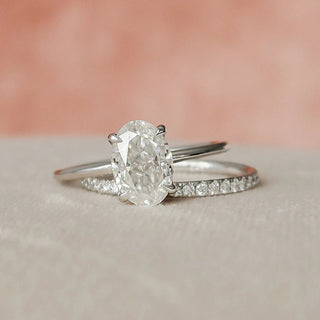 Bague de fiançailles de mariée avec solitaire en moissanite à taille ovale de 1,50 ct 