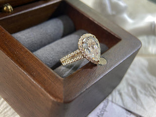 Anillo de compromiso con halo de diamantes CVD en engaste tipo catedral, de 1,0 a 3,0 quilates, en forma de pera F/VS1