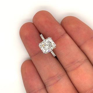 Bague de fiançailles sertie de diamants radiants CVD de 2,15 CT à 4,15 CT