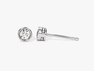 Boucles d'oreilles en diamants Moissanite taille ronde sertis clos de 0,30 ct