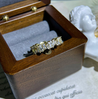 Alliance de mariage octogonale princesse et baguette CVD de 0,50 TCW avec grappe de diamants