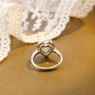 Anillo pavé de diamantes y moissanita en forma de corazón de 1,0 ct