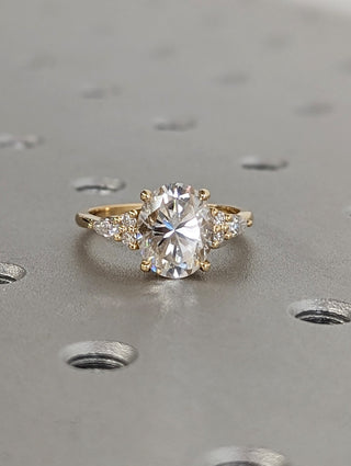 Bague de fiançailles avec diamants ovales CVD de 1,50 à 3,50 ct