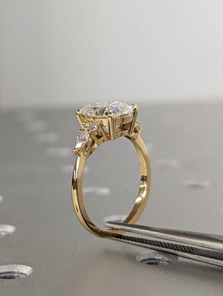 Bague de fiançailles avec diamants ovales CVD de 1,50 à 3,50 ct