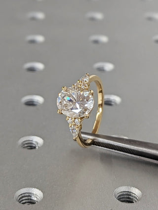 Bague de fiançailles avec diamants ovales CVD de 1,50 à 3,50 ct