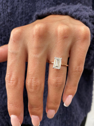 Bague de fiançailles solitaire avec diamant CVD et émeraude de 1,0 à 3,0 ct