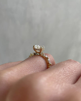 Bague de fiançailles avec diamants en forme de poire CVD de 1,30 CT à 3,30 CT sertis pavé de halo caché