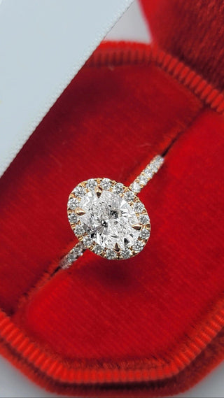 Bague de fiançailles avec halo de diamants ovales CVD de 1,0 à 3,0 ct serti pavé