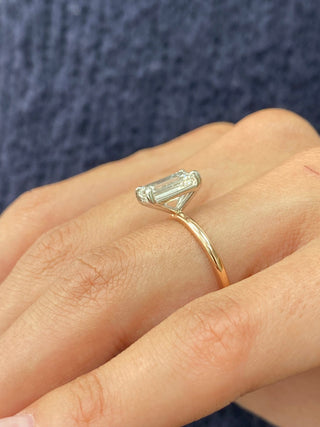 Bague de fiançailles solitaire avec diamant CVD et émeraude de 1,0 à 3,0 ct