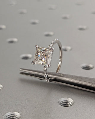 1.0-3.0 CT Princess CVD Diamond Dainty Engagement Ring