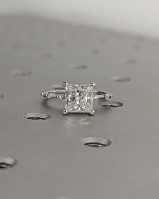 1.0-3.0 CT Princess CVD Diamond Dainty Engagement Ring